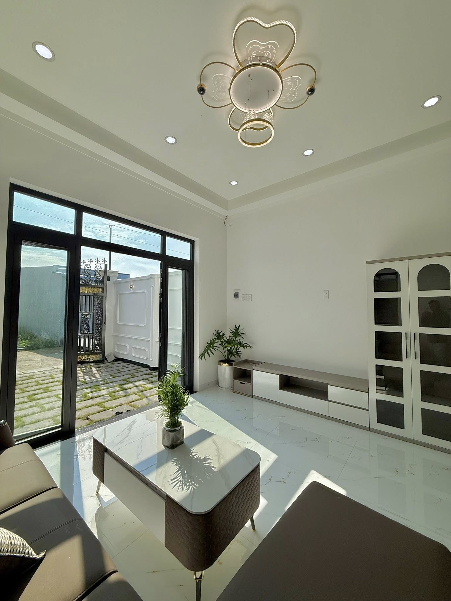 nha-pho-my-tho-thiet-ke-tan-co-dien-105m2