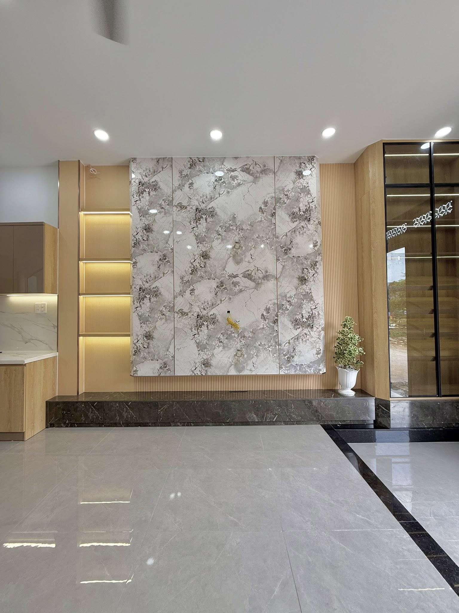 nha-pho-trung-an-1-tret-1-lau-duong-nguyen-cong-binh