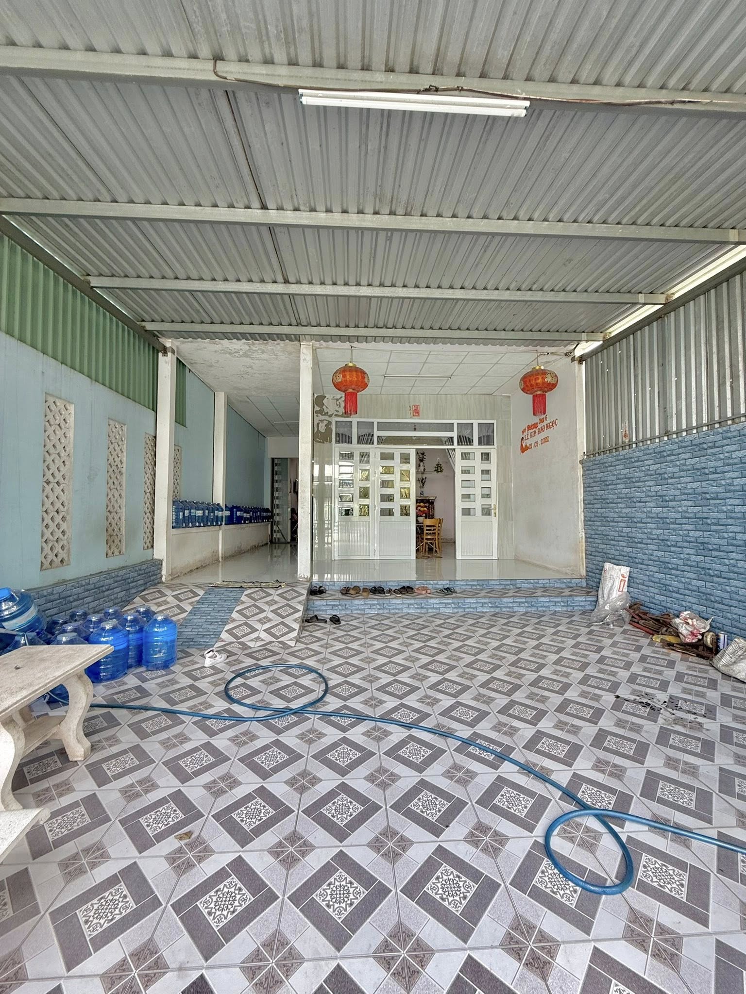 nha-pho-trung-an-rong-rai-263m2