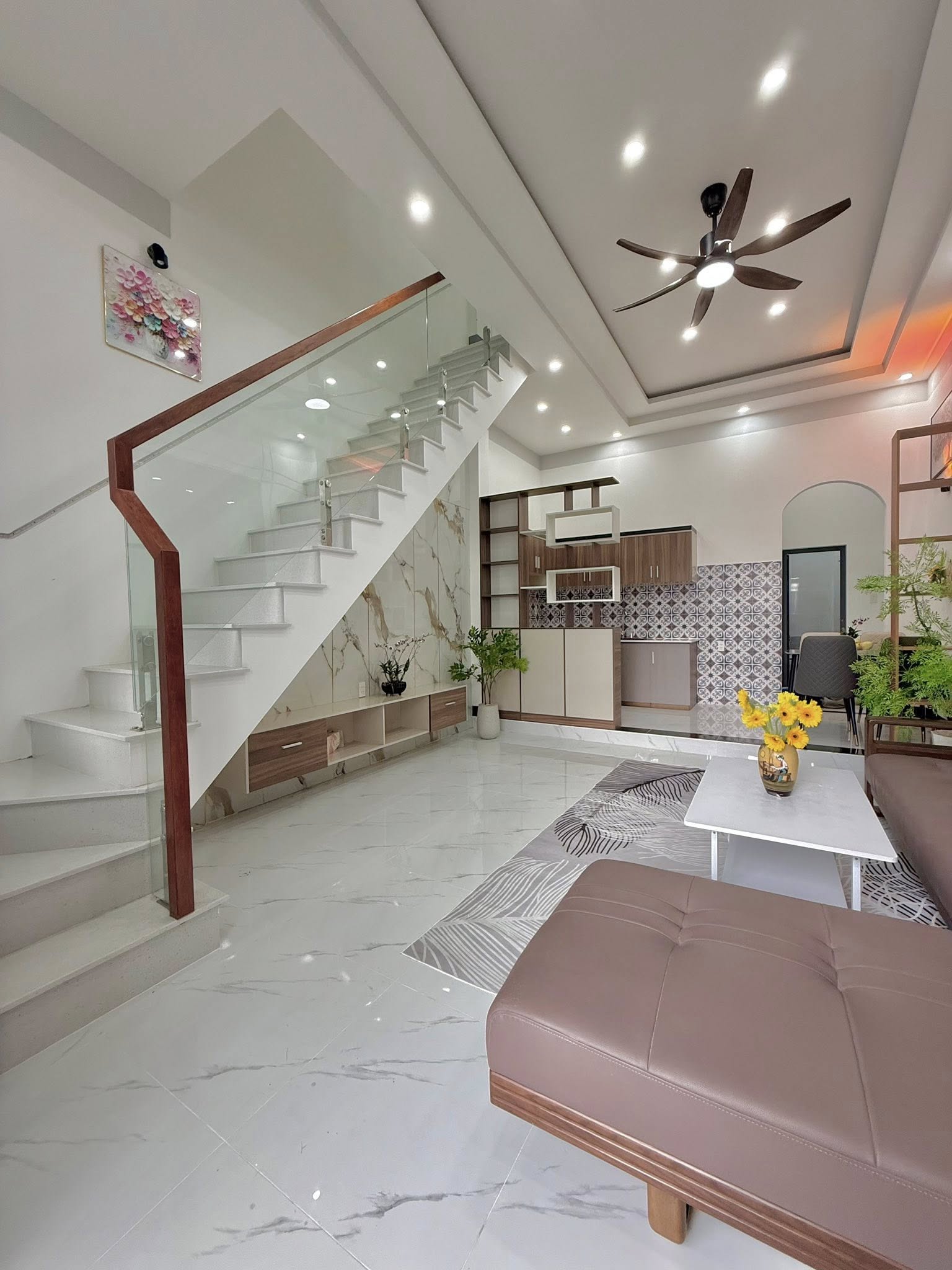 Nhà phố Mỹ Tho ngay trung tâm tại Phường 5 full nội thất