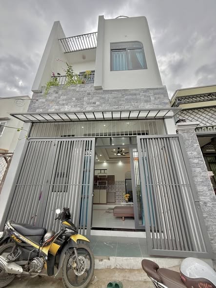 Nhà phố Mỹ Tho ngay trung tâm tại Phường 5 full nội thất