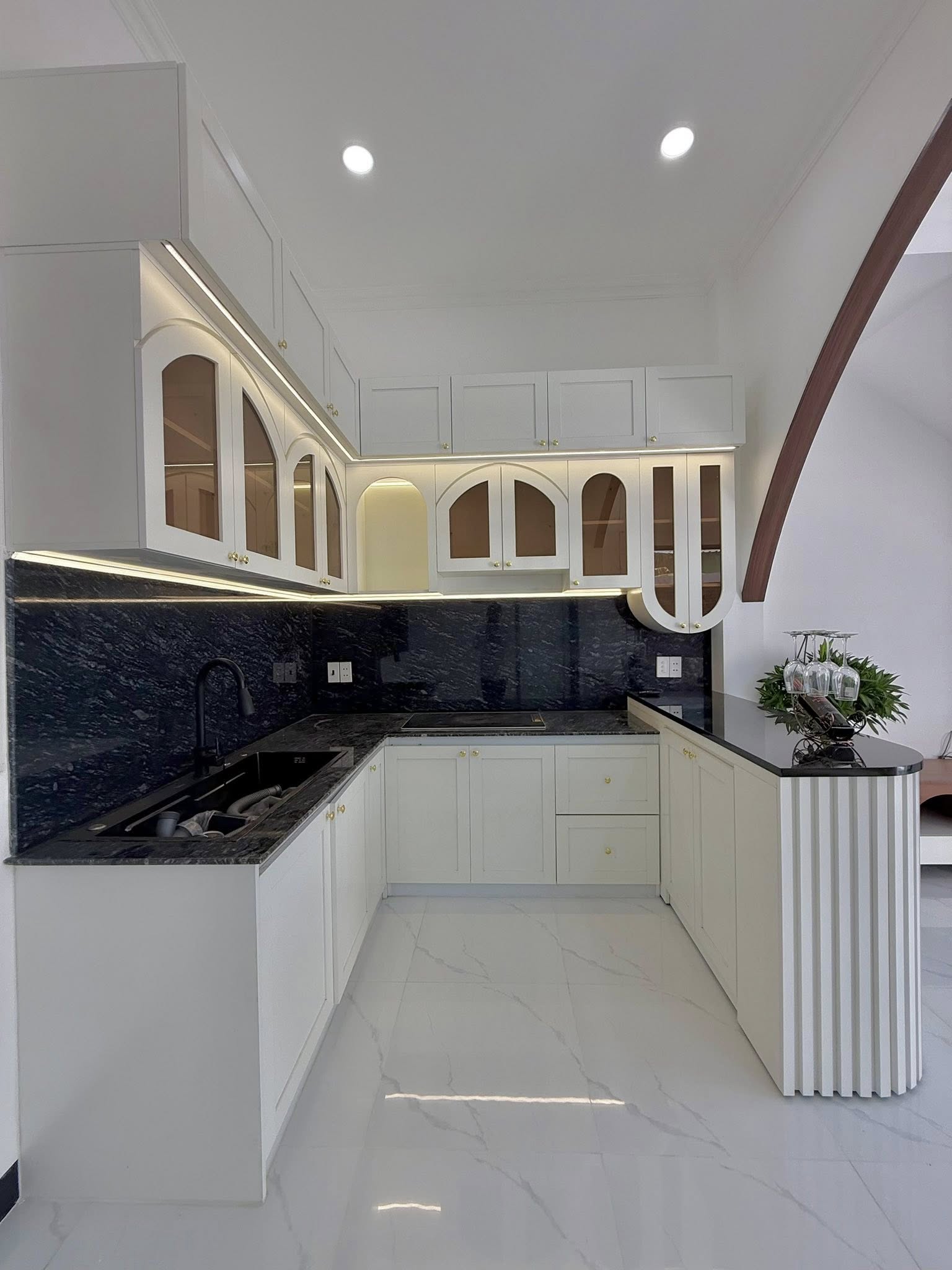 Nhà Phố Mỹ Phong Thiết Kế Tân Cổ Điển – Giá 2.09 Tỷ, Vào Ở Ngay!