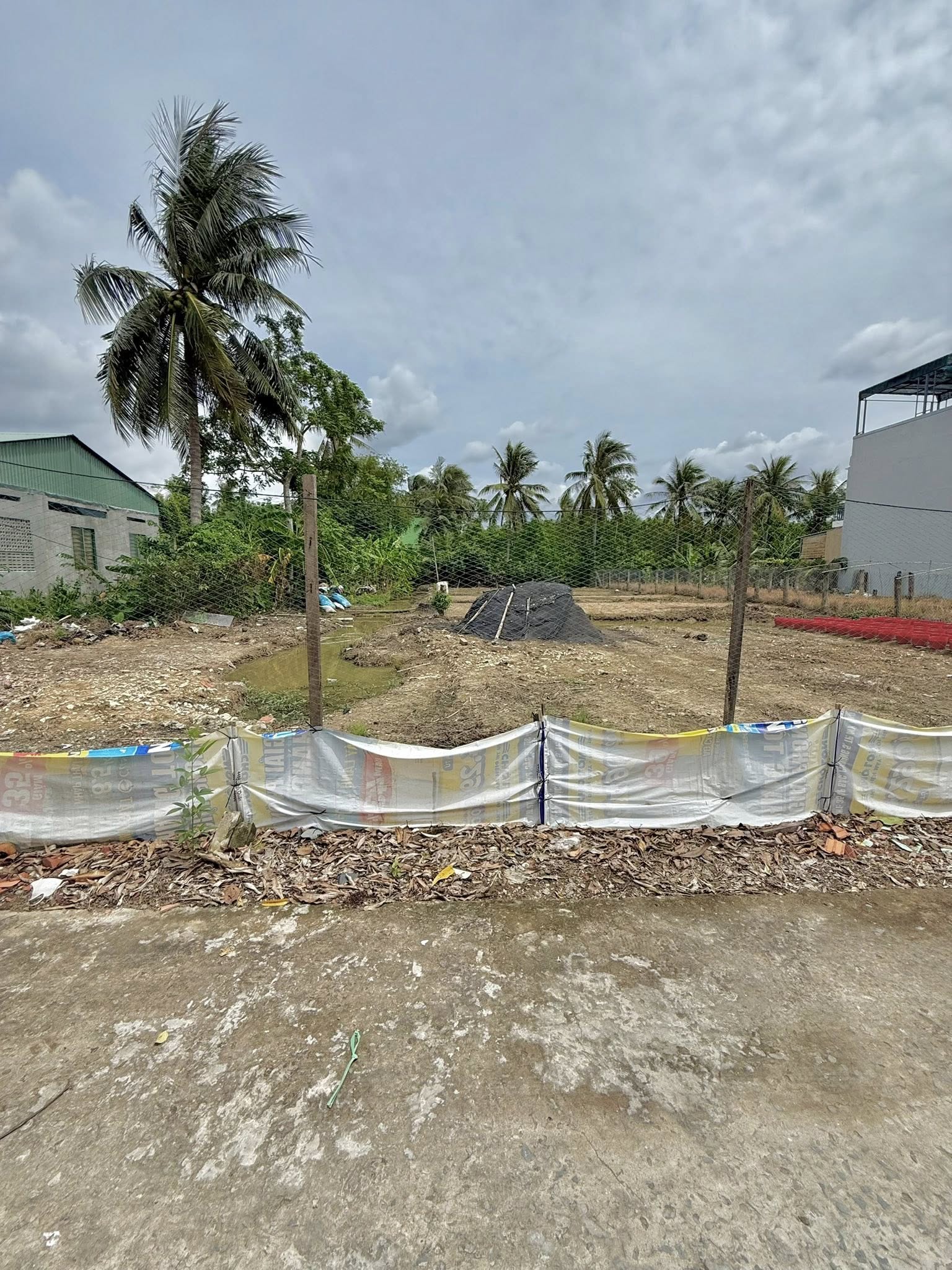 ban-dat-nen-my-phong-dep-gia-tot-gan-ubnd-135m2