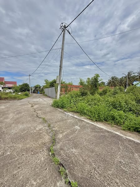 ban-dat-nen-my-phong-dep-vuong-vuc-100m2