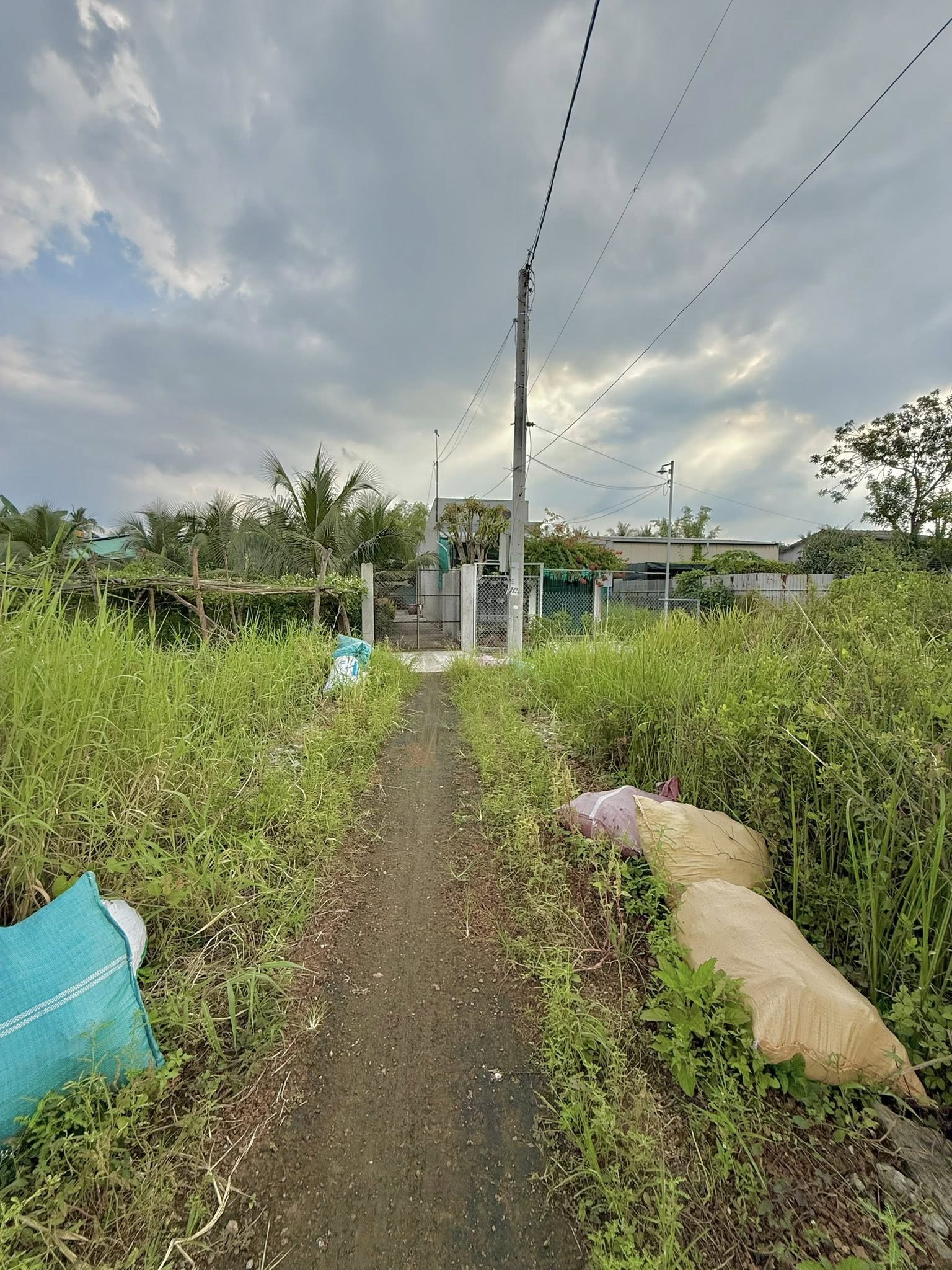 ban-dat-nen-my-phong-gan-truong-le-van-nghe-48m2