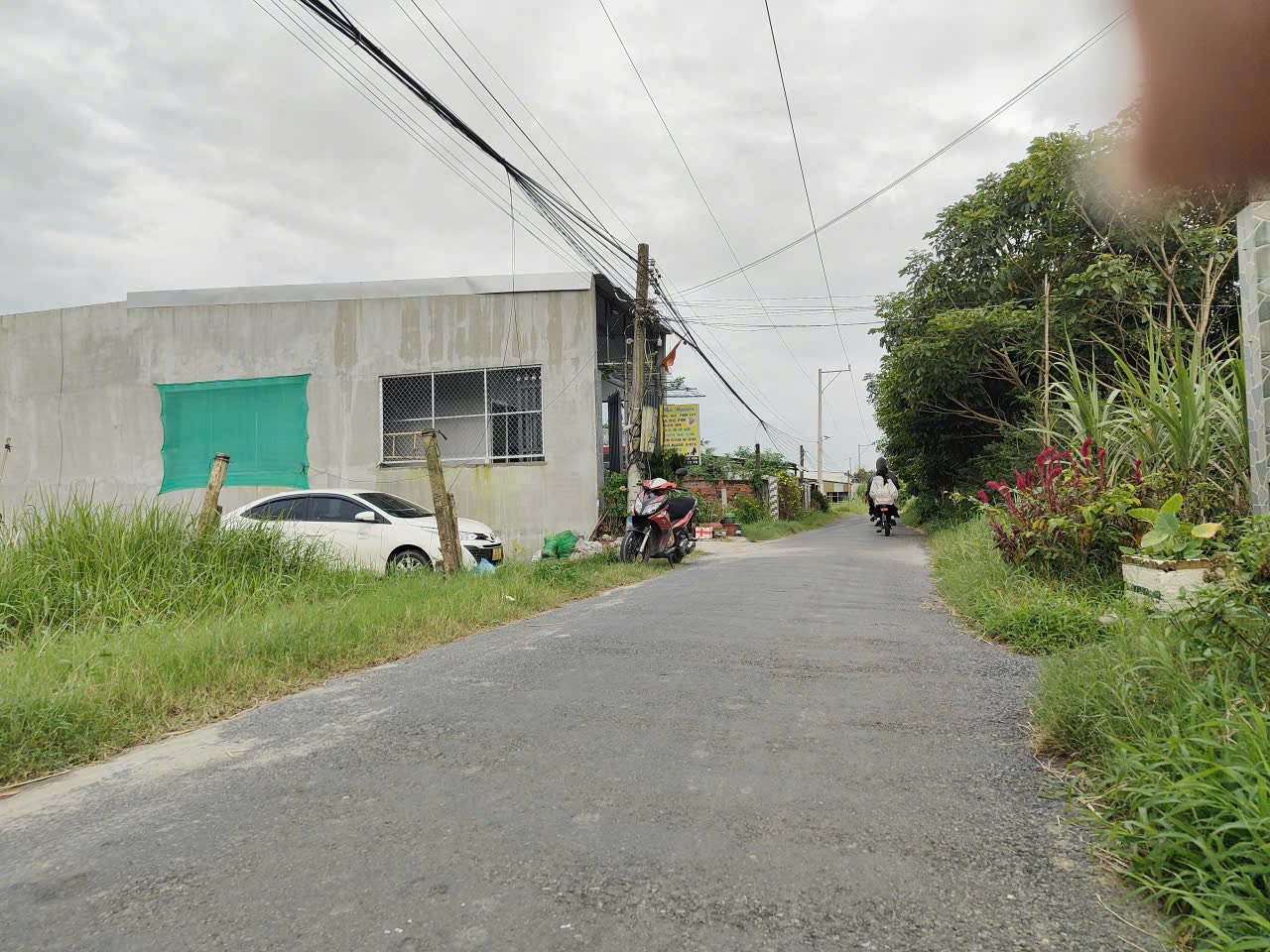 ban-dat-nen-tan-huong-tho-cu-dep-gia-tot-177m2