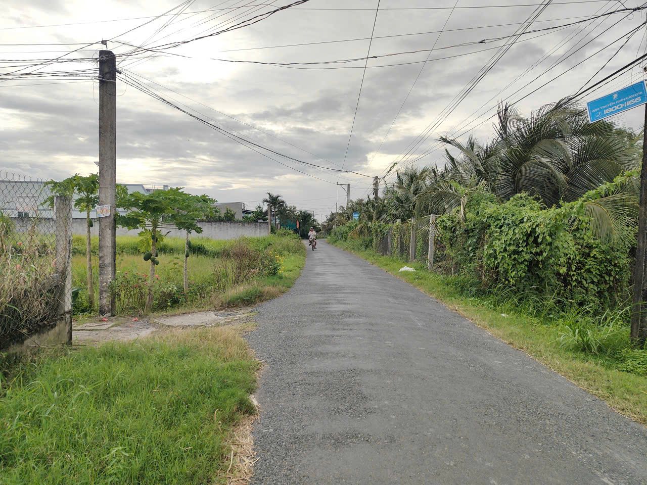 ban-dat-nen-tan-huong-tho-cu-dep-gia-tot-177m2