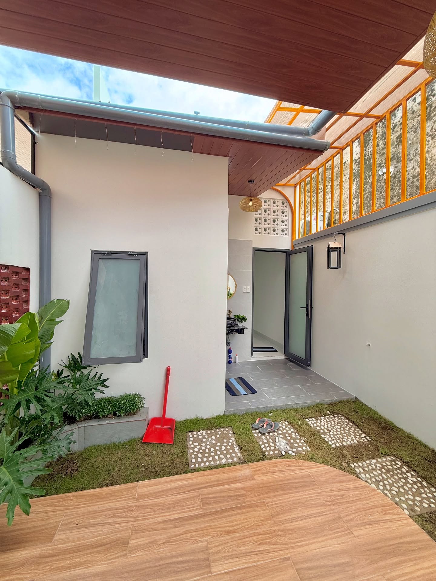 ban-nha-nghi-duong-trung-an-moi-xay-dep-gia-tot-112m2