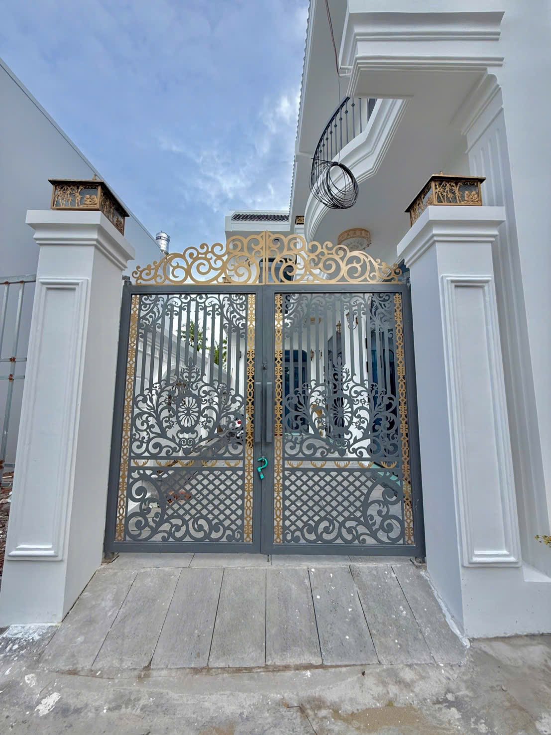 ban-nha-pho-dao-thanh-phong-cach-tan-co-dien-120m2