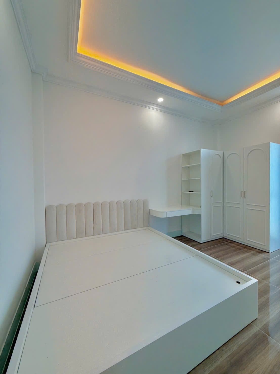 ban-nha-pho-dao-thanh-phong-cach-tan-co-dien-120m2