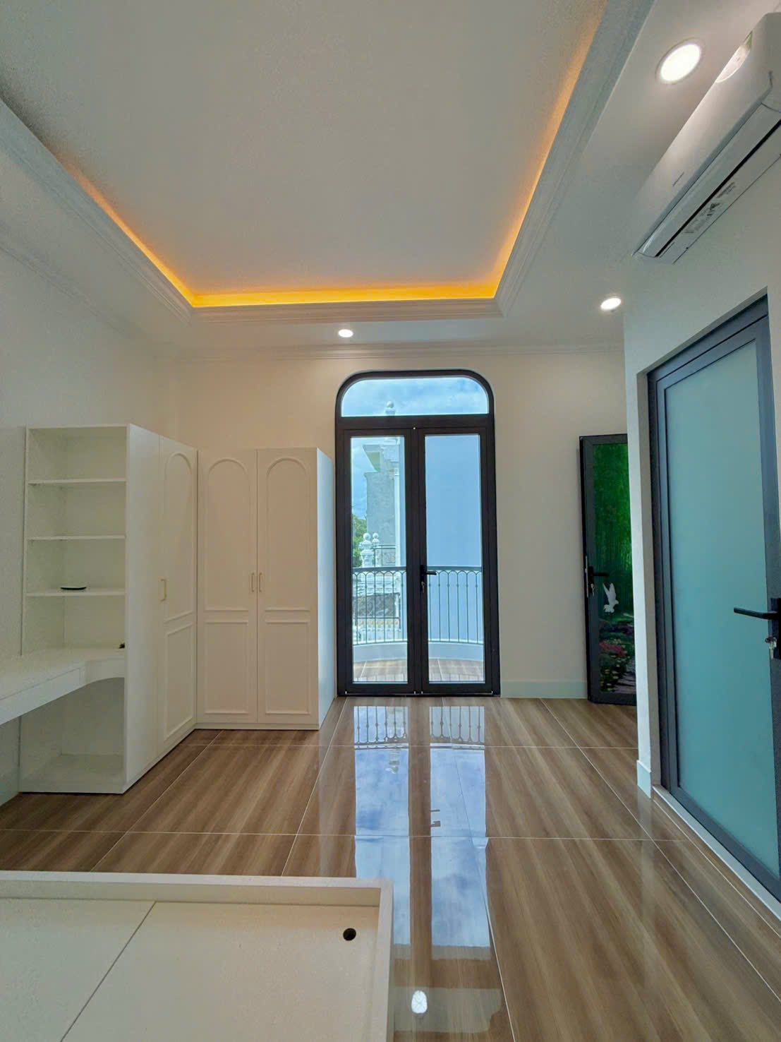 ban-nha-pho-dao-thanh-phong-cach-tan-co-dien-120m2