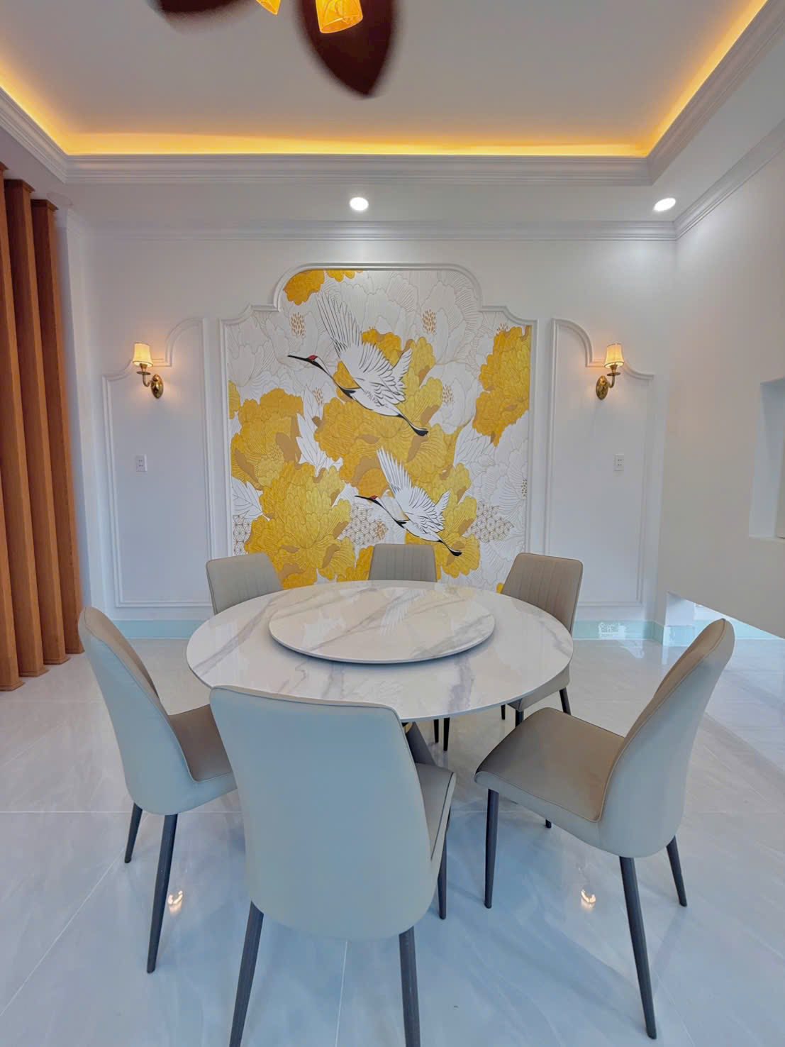 ban-nha-pho-dao-thanh-phong-cach-tan-co-dien-120m2