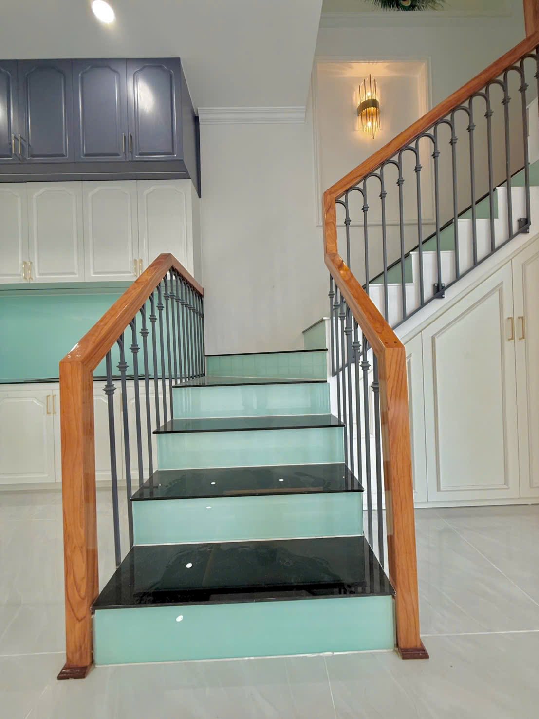 ban-nha-pho-dao-thanh-phong-cach-tan-co-dien-120m2