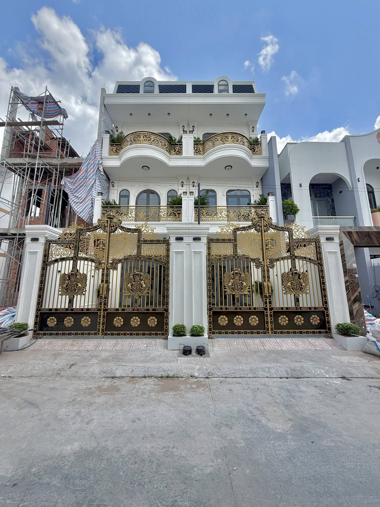 ban-nha-pho-dao-thanh-thiet-ke-tan-co-dien-68m2