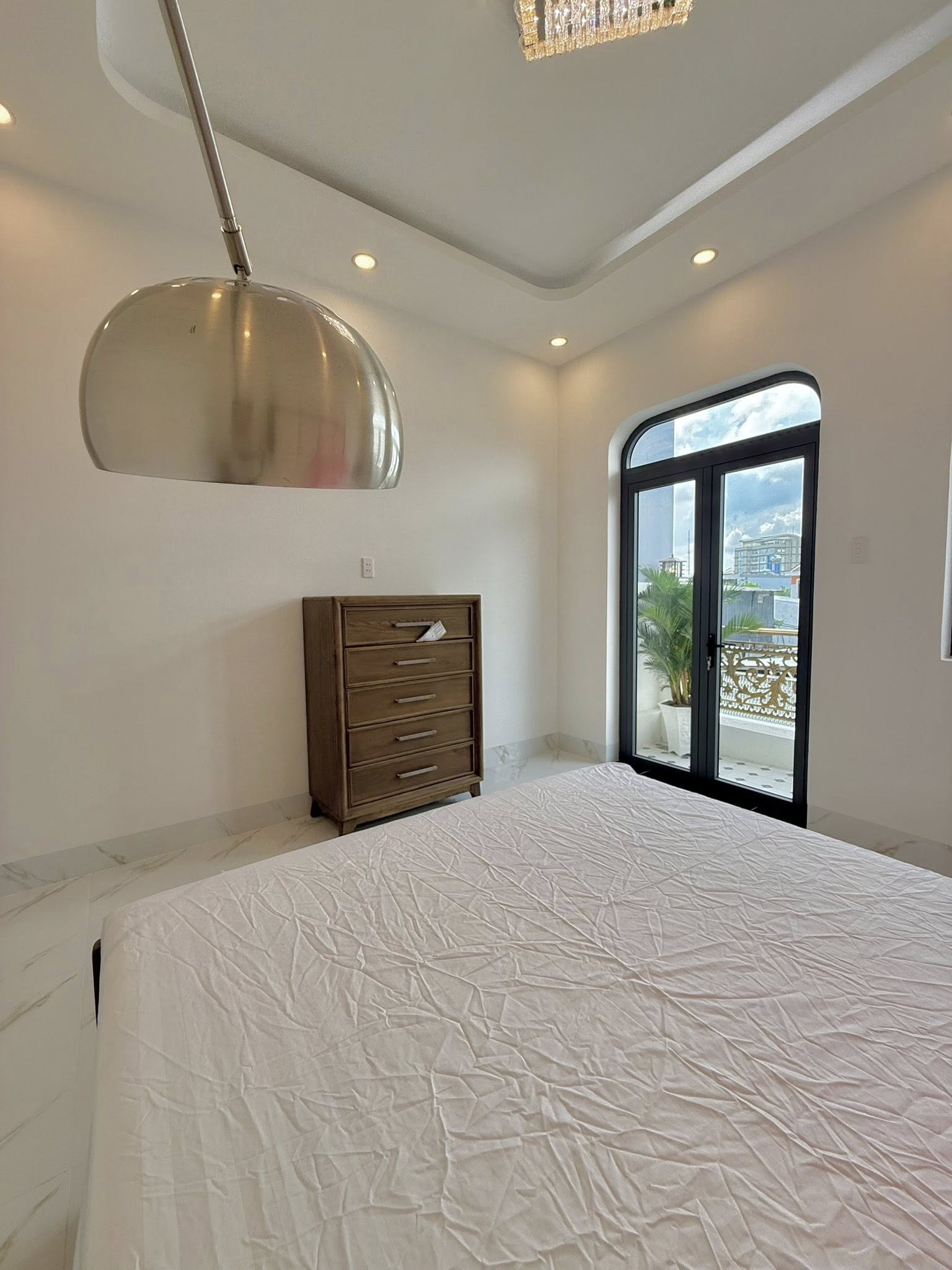 ban-nha-pho-dao-thanh-thiet-ke-tan-co-dien-68m2