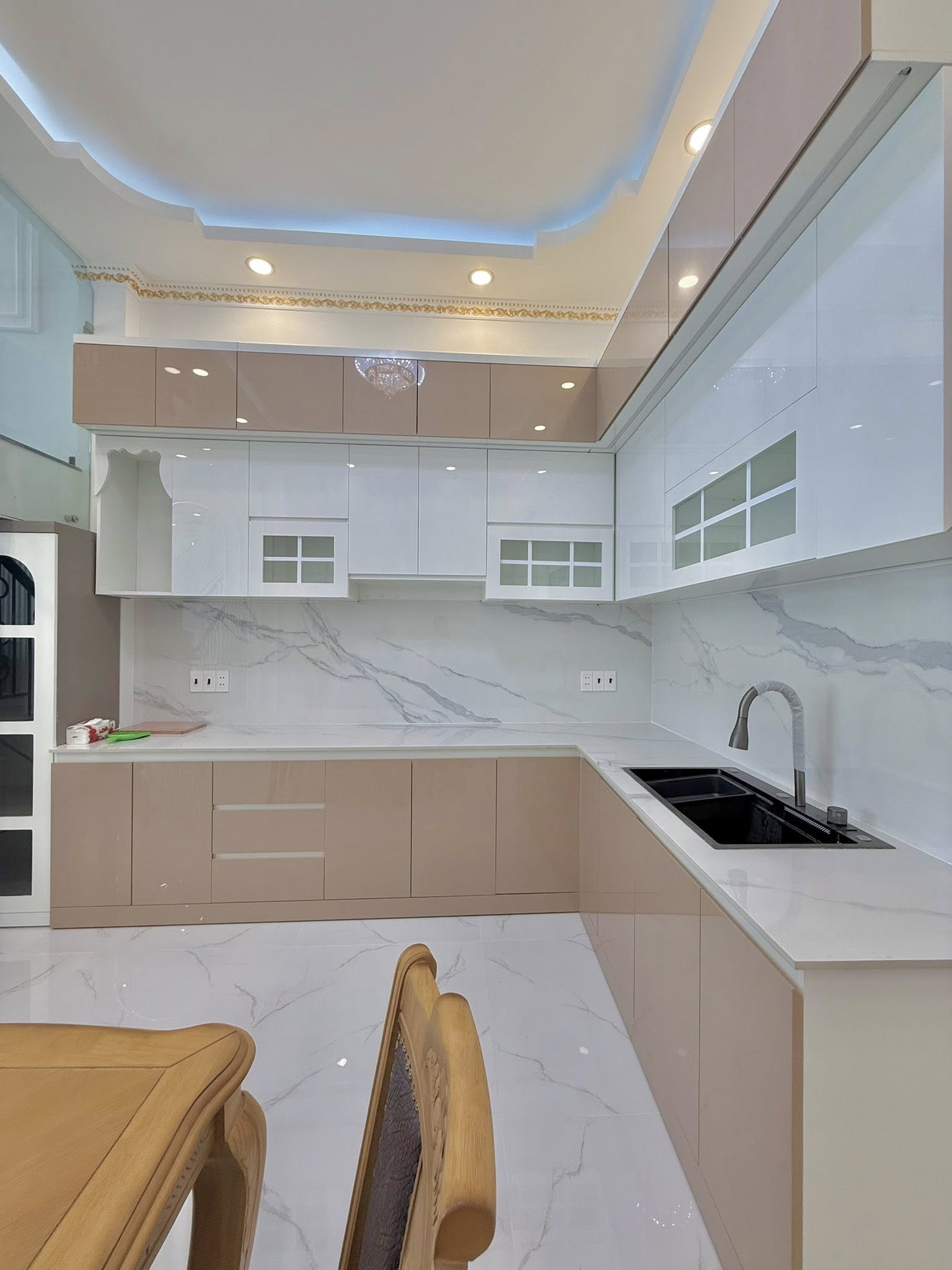 ban-nha-pho-dao-thanh-thiet-ke-tan-co-dien-68m2