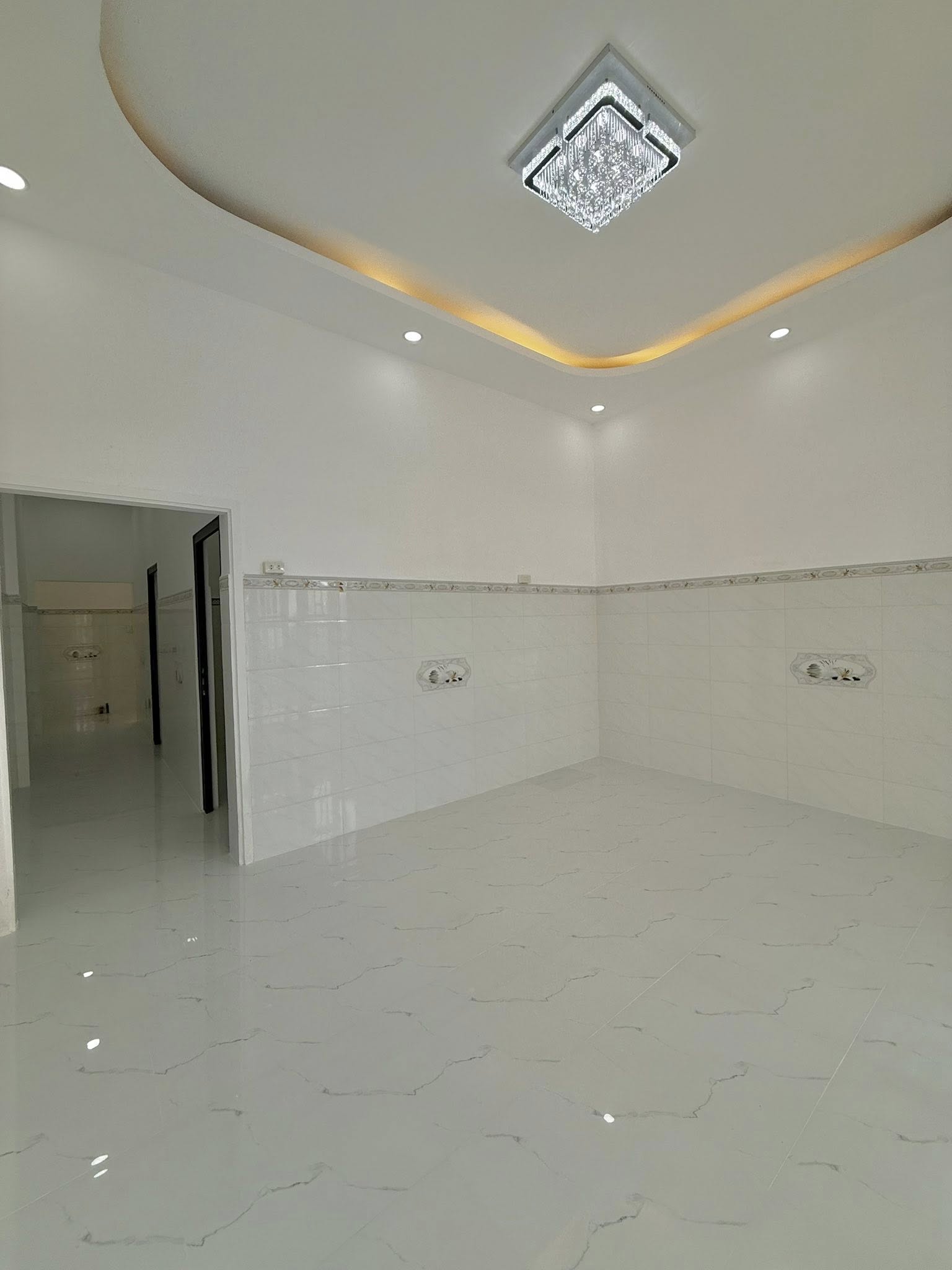 ban-nha-pho-my-phong-gan-nga-4-cha-sau-90m2
