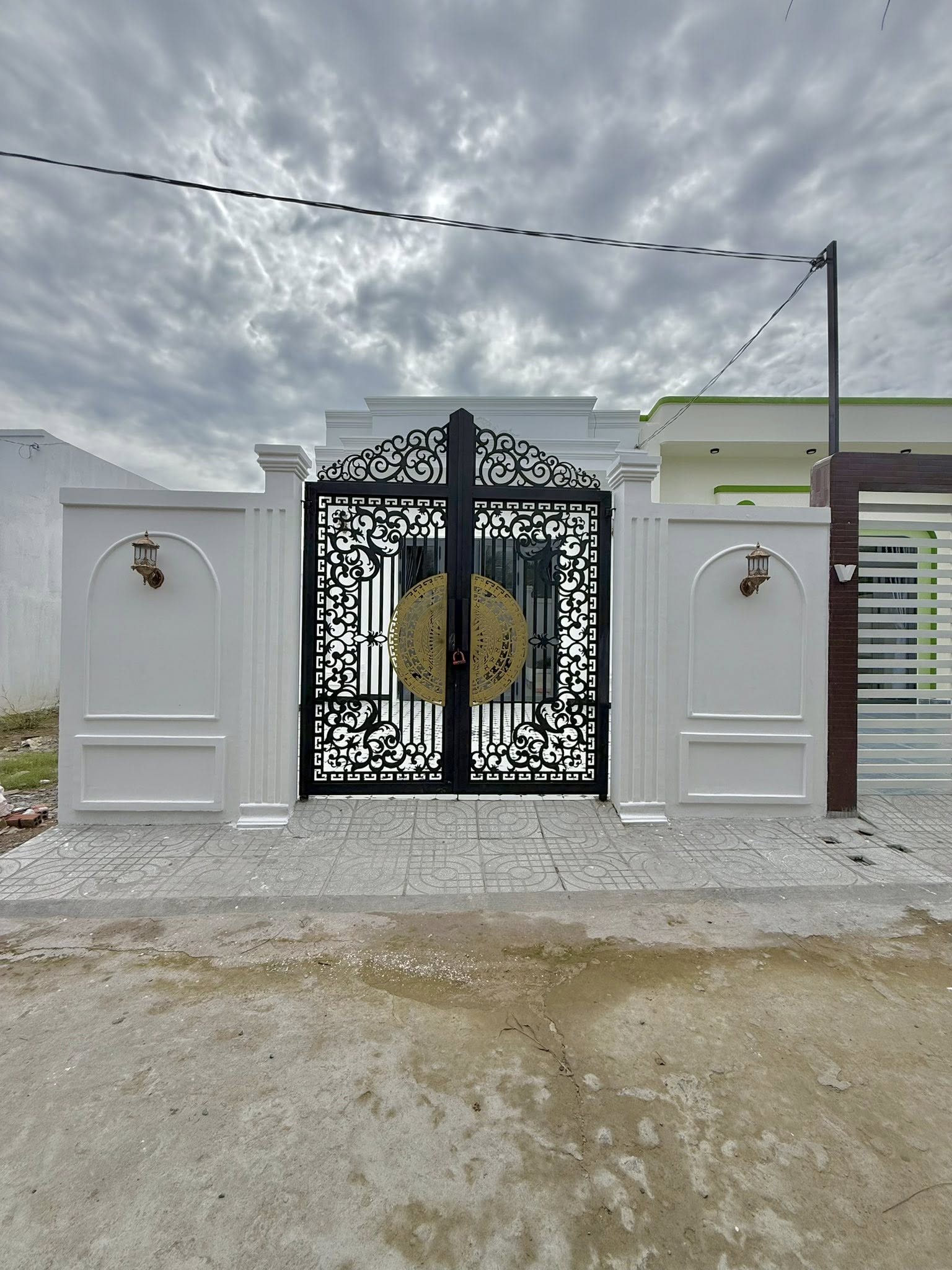 ban-nha-pho-my-phong-tan-co-dien-100m2