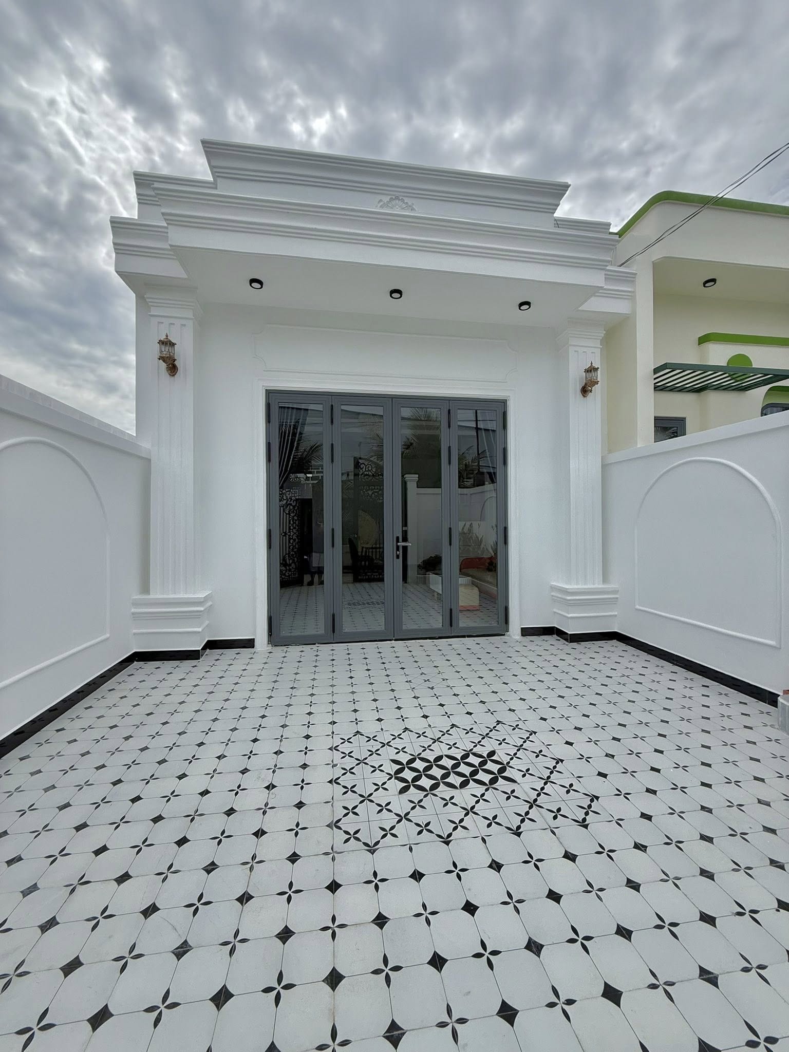 ban-nha-pho-my-phong-tan-co-dien-100m2