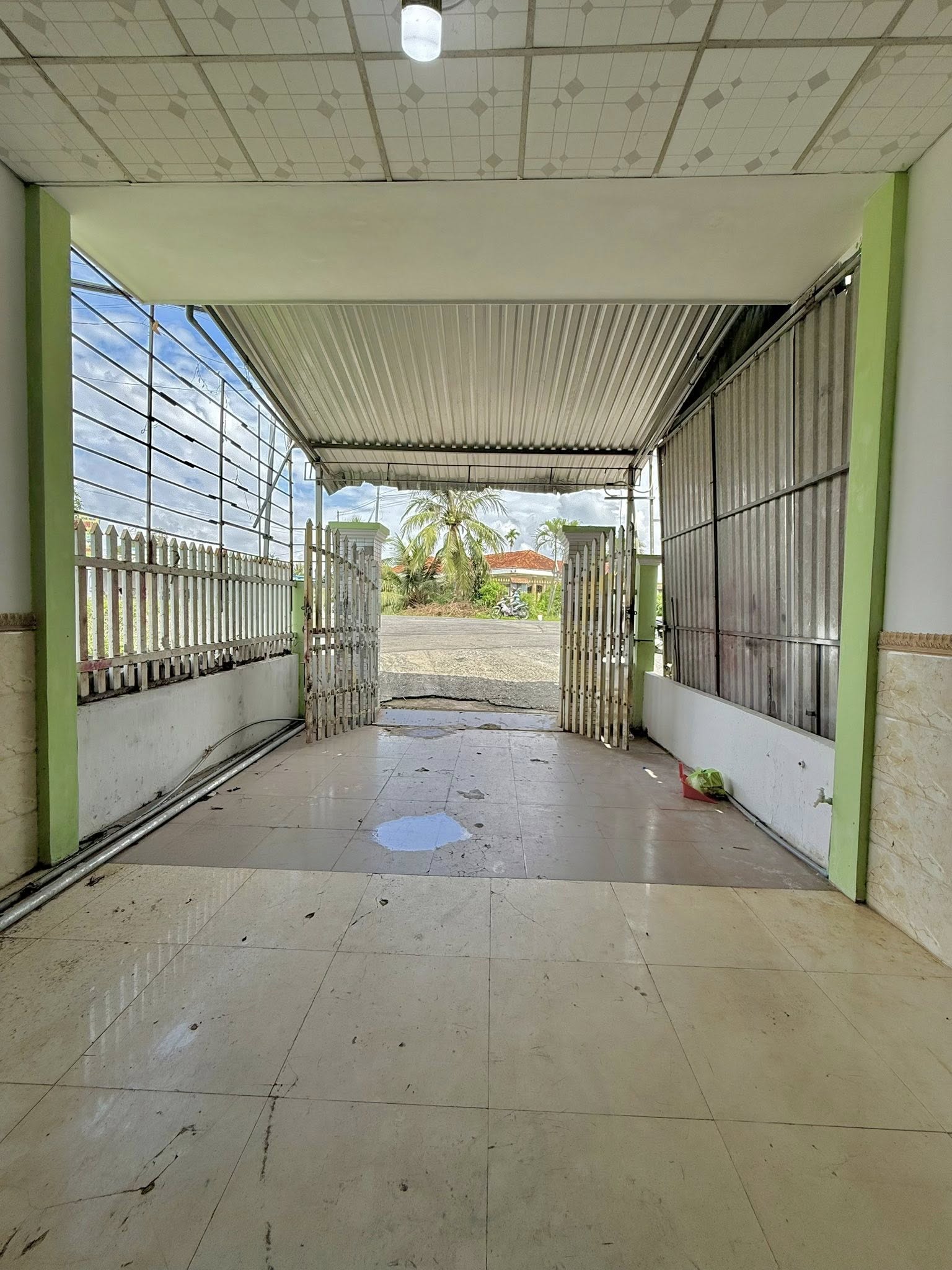 cho-thue-nha-mat-tien-ql50-100m2