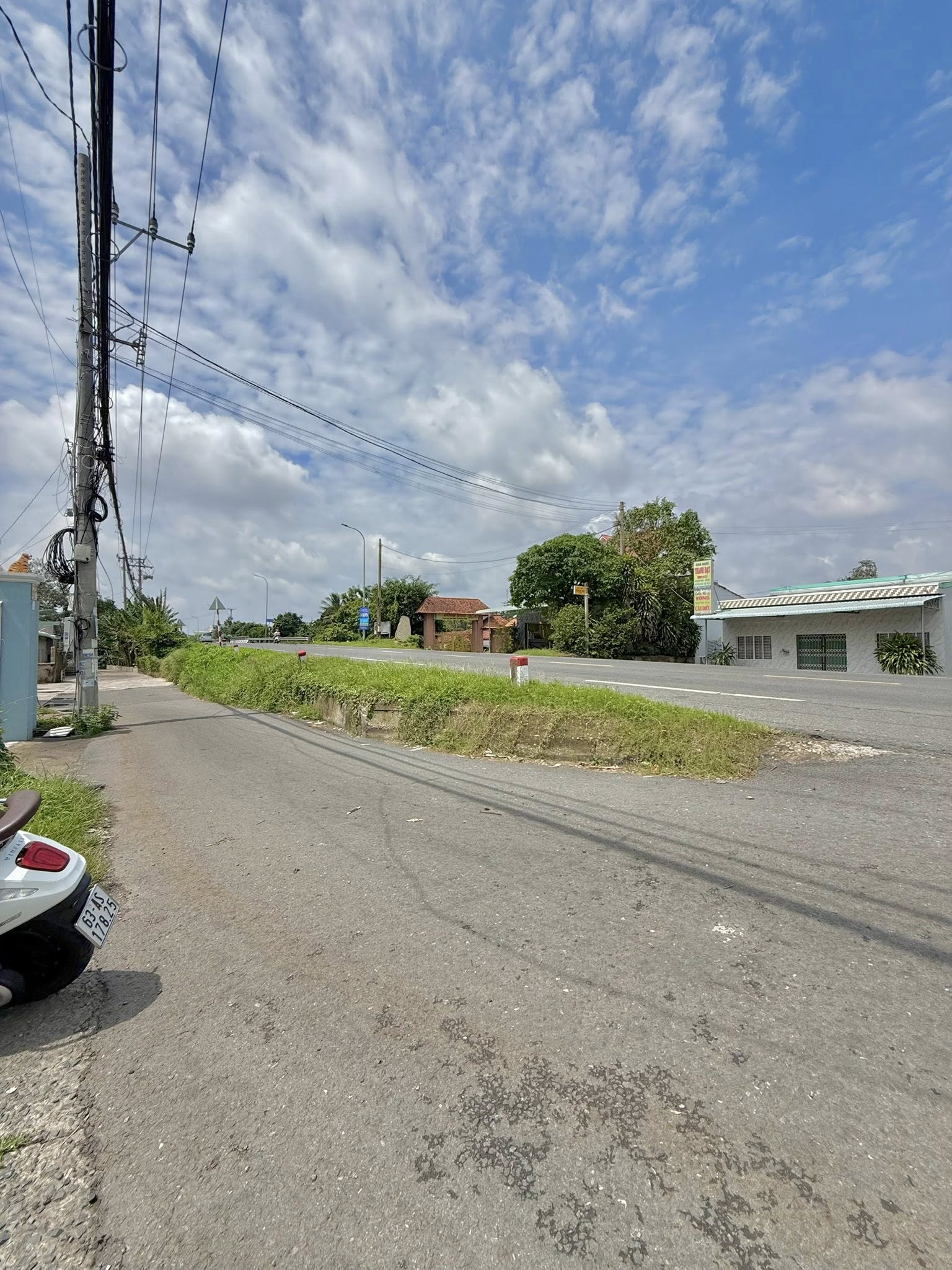 cho-thue-nha-mat-tien-ql50-100m2
