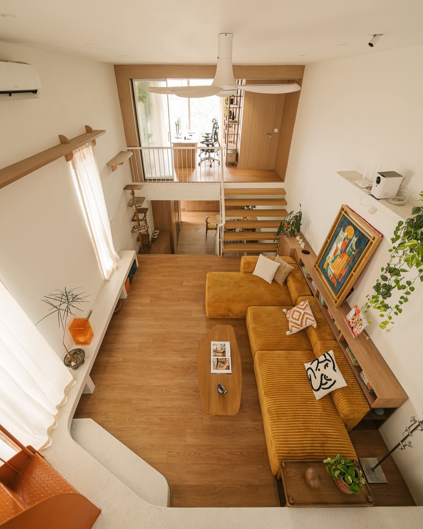 Chiêm Ngưỡng Ngôi Nhà 50m2 Tại Hà Nội: Bản Giao Hưởng Màu Sắc Giữa Lòng Đô Thị