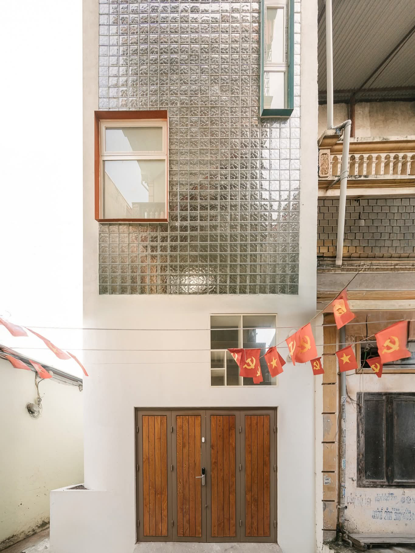 Chiêm Ngưỡng Ngôi Nhà 50m2 Tại Hà Nội: Bản Giao Hưởng Màu Sắc Giữa Lòng Đô Thị